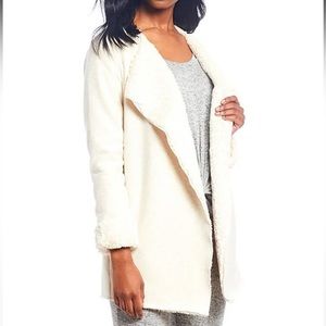 🌟Reversible Ugg Wrap Jacket🌟